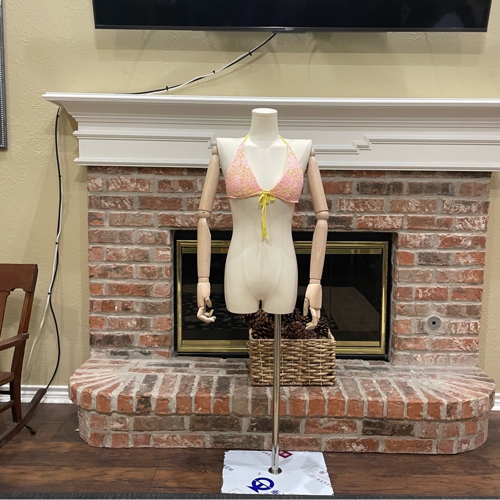 Victoria’s Secret pink and yellow lace bikini top. / S / Excellent condition - Picture 6 of 11